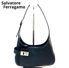 サルヴァトーレフェラガモ　ショルダーバッグ　ガンチーニ　ホーボー　黒