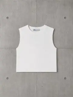 ZARA　サマーニットノースリーブ　ショート丈のサムネイル