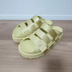 UGG　サンダル　23cmのサムネイル