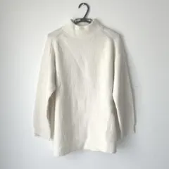 GU タートルネックセーター アイボリー　白　M