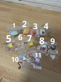 ミニスクイーズ　キーホルダー　3つで400円