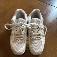 New Balance 725 スニーカー ホワイト