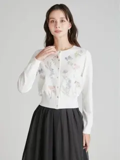 新作セルフォード　フラワー刺繍カーディガン