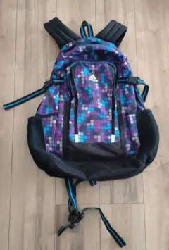 アディダス　adidas　リュック　バックパック　バックル付き