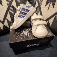 adidas ミッキーマウス キッズシューズ