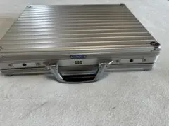 RIMOWA アルミニウム アタッシュケースのサムネイル