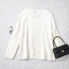 【UNIQLO】 白 Vネック ニット XL コットン混 シンプル