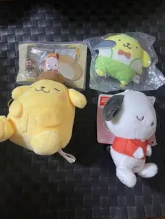 サンリオ　ポムポムプリン　ポチャッコ　四つぬいぐるみ　ガチャガチャ　キーホルダー