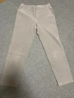 正規店購入。ギャルリーヴィーの定番ベージュ、コーデュロイパンツ。