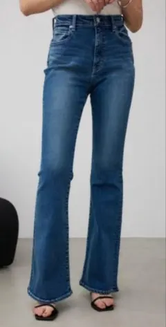 【新品タグなし】AZUL BY MOUSSY フレアデニム