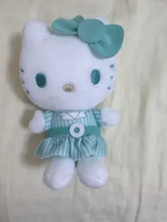 ハローキティー　レトロワンピースちょいデカマスコット