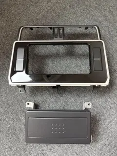 プラド150系　ナビ用インパネパネル 新車外しのサムネイル