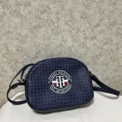 TOMMY HILFIGER ☆モノグラム柄クロスボディバッグ