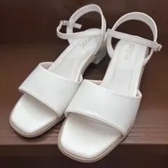 SANCLEA ホワイト ストラップ付きサンダル ヒール