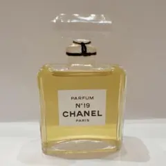 未使用 CHANEL シャネル N°19 パルファム 14ml 香水