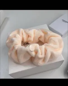 シャネル　シュシュ　ノベルティ　ホワイトベージュ