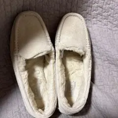 UGG アイボリー スエード モカシン