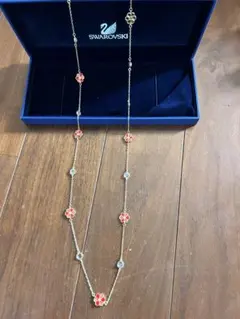 SWAROVSKI ロングネックレス フラワーモチーフ
