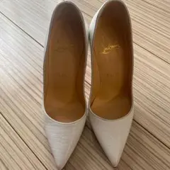 値下げします！Christian Louboutin パンプス White