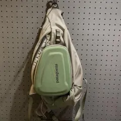 patagonia ボディバッグ・フィッシングバッグ　オリーブ Pukas-Surf-Shop-BAckpack-Man-