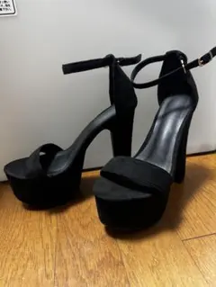 ブラック スエード ストラップ ハイヒール