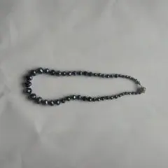 ファセットカット黒色ビーズネックレス
