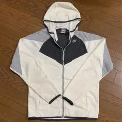 NIKE パーカー 薄手　レディース・ジュニア