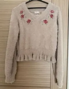 axes femme ローズ刺繍フェザーニット モカ