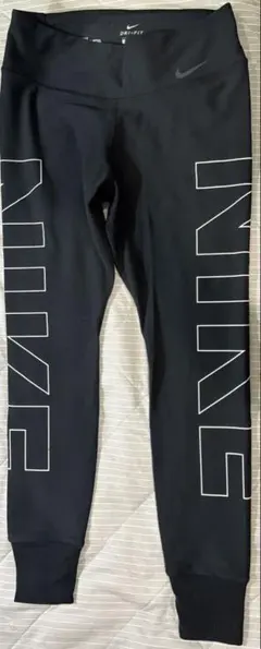 『未使用』Nike ブラック レギンス ロゴ入り