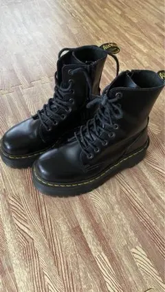 Dr. Martens JADON 8EYE BOOT ジェイドン