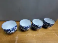 青い花柄の湯飲み4個セット