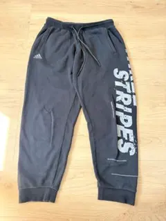 adidas ブラック スウェットパンツ