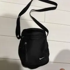 Nike ブラック ショルダーバッグ サコッシュ