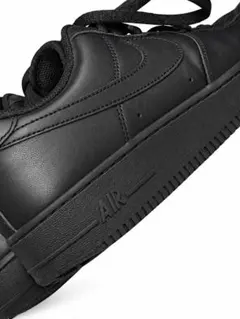 NIKE AIR FORCE 1 ブラック スニーカー