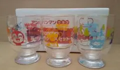 新品  アンパンマン脚付きグラスセット