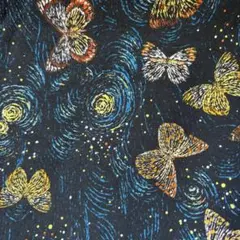 新仕様　1㍍長点線蝶々の綿シーチングプリント生地ハギレ布