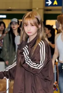 U151 Lサイズ　トラックジャケット ジェンダーニュートラル ソリュン着用