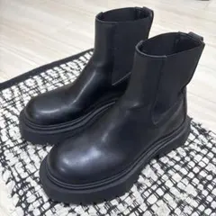 ZARAボリュームチェルシーブーツのサムネイル