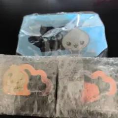 しずくちゃん　ちいさなしずくのようせいたち。ポーチとアクリルカラビナ