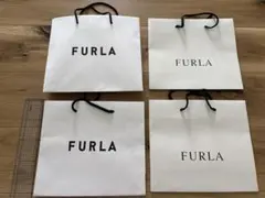 FURLA ロゴ入りショップ袋 4枚セットのサムネイル