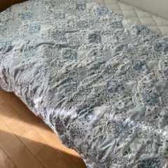 キルティングソファーカバー　青と白の花柄 180✖️180cm