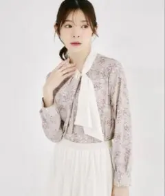 tocco closet 「ZOZO限定」 リング付きサイドタイブラウスのサムネイル
