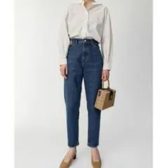 美品　マウジー　HW SLIM TAPERD DENIM 23