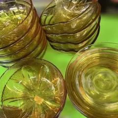 琥珀色のガラス食器セット