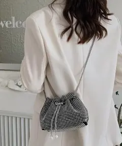 チェーンミニバック　巾着バック　キラキラ