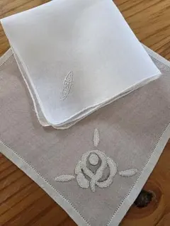 フランスアンティーク　ヴィンテージ　ハンカチとドイリー2枚セット