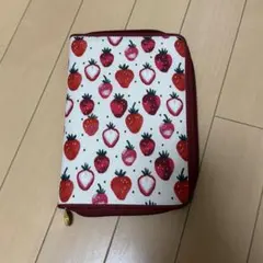 ストロベリードット柄マルチケース LOVERARY BY FEILER マルチケース - メルカリ