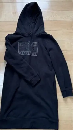 TOMMY HILFIGER 黒のワンピースパーカーXSサイズ