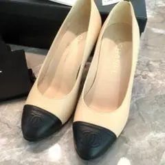 CHANEL♡バイカラー パンプスのサムネイル