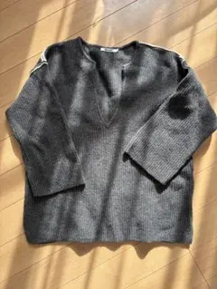 COLONY 2139 グレー Vネックセーター